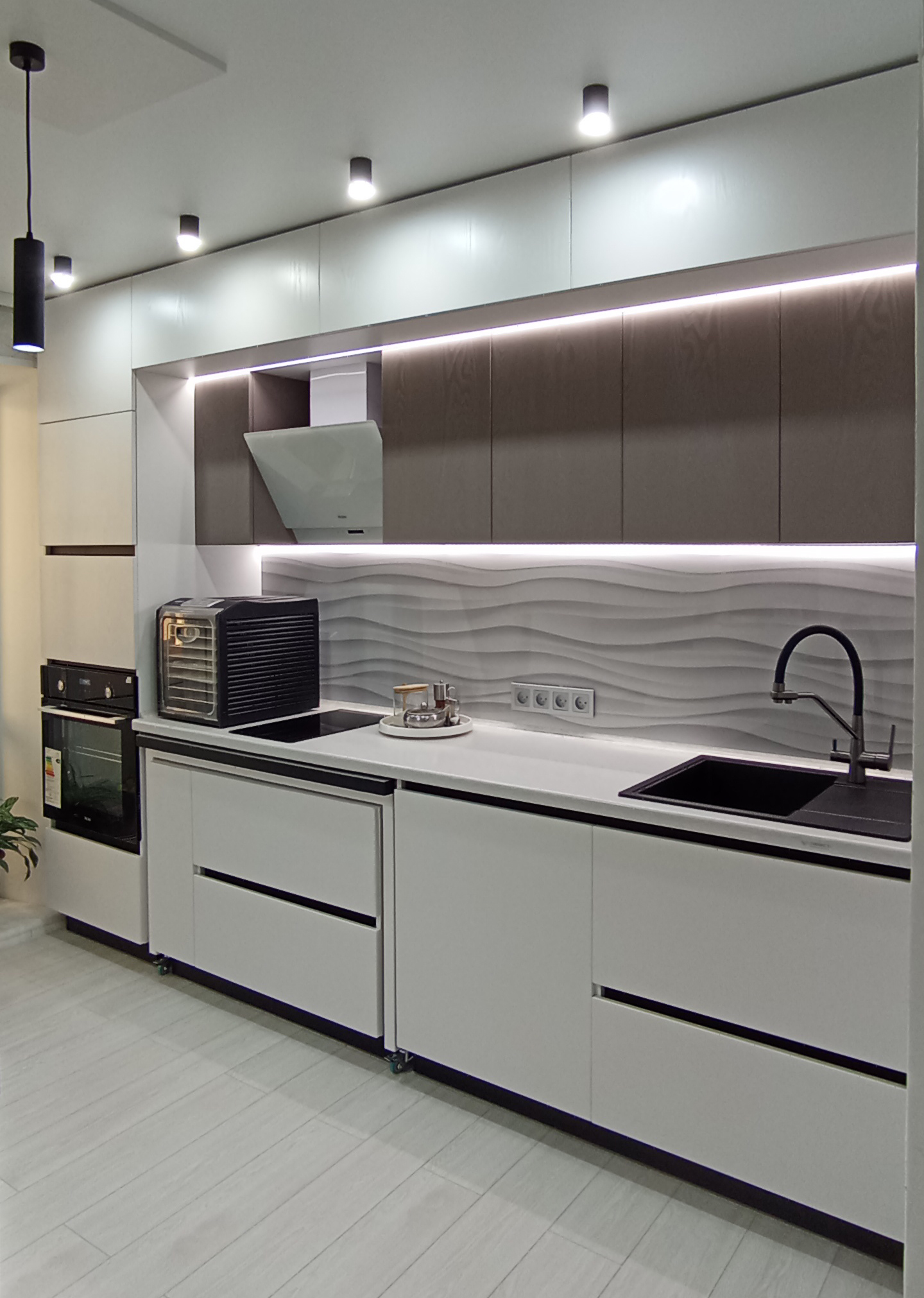 Прямой кухонный гарнитур по индивидуальному заказу